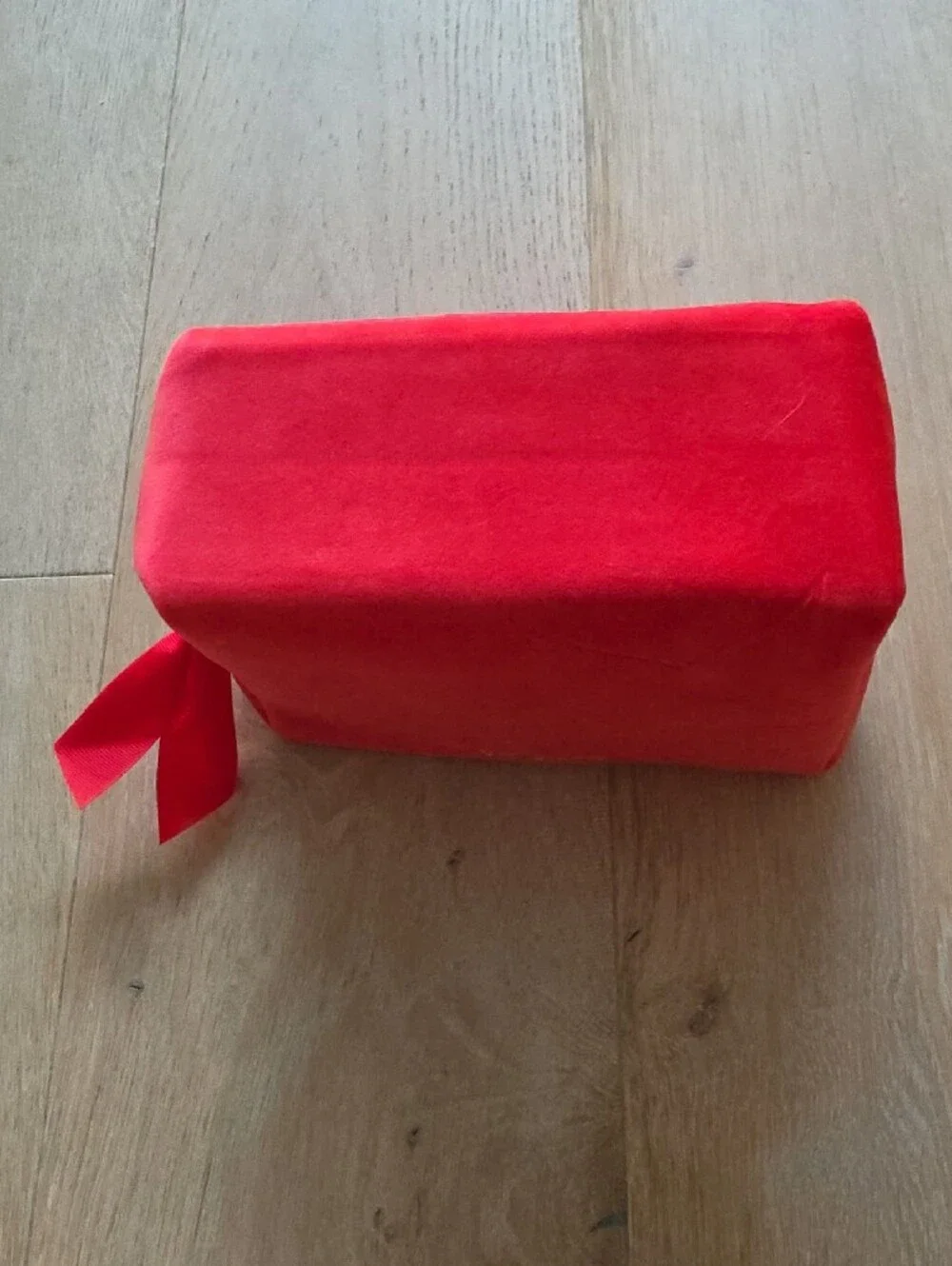 NWOT Clarins Red Velvet 'Star' Toiletry Pouch